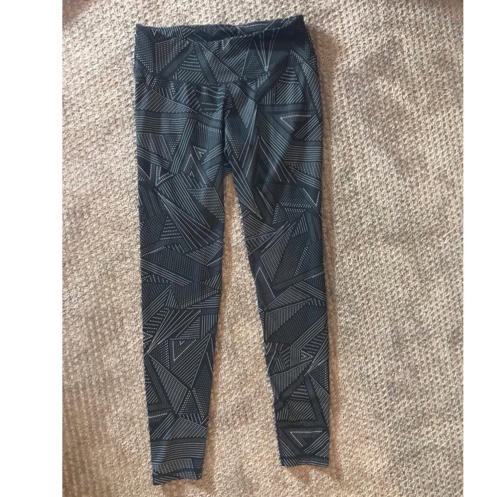 Black patterned leggings